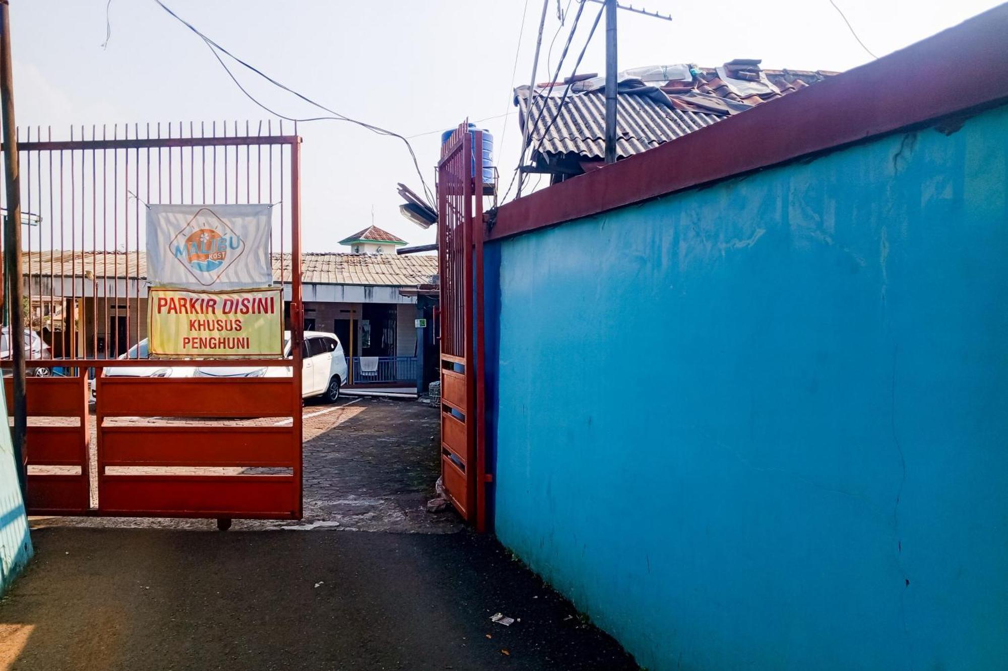 מלון Malibu Syariah Bogor Redpartner מראה חיצוני תמונה